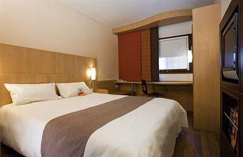 Ibis Barcelona Aeropuerto Hotel *